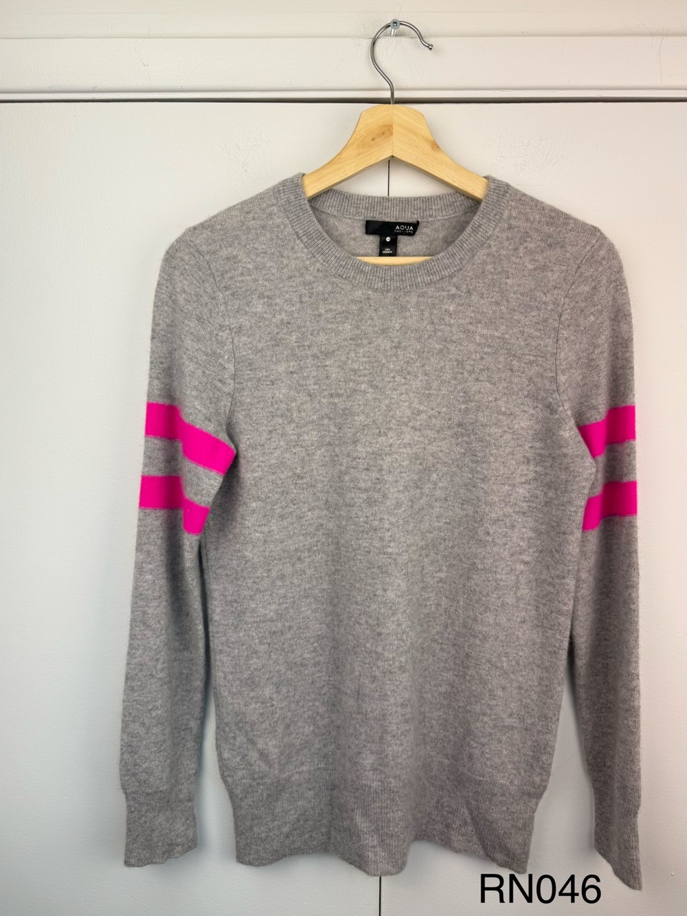 AQUA Cashmere Gray Pink Stripe Crewneck Sweater XS